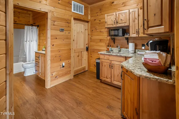 $575,000 | 31936 Faith Way, Meadowview, VA 24361