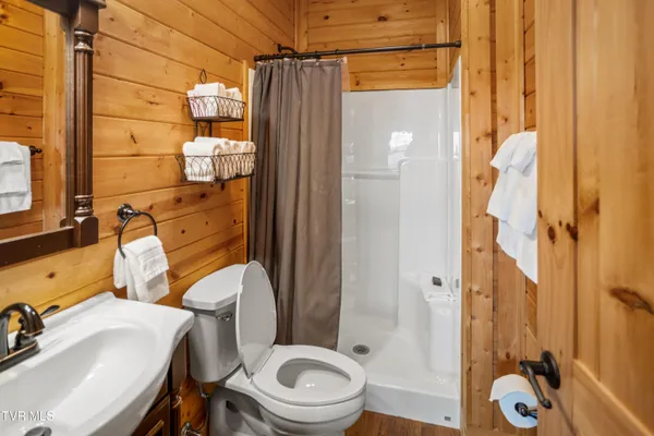 $575,000 | 31936 Faith Way, Meadowview, VA 24361