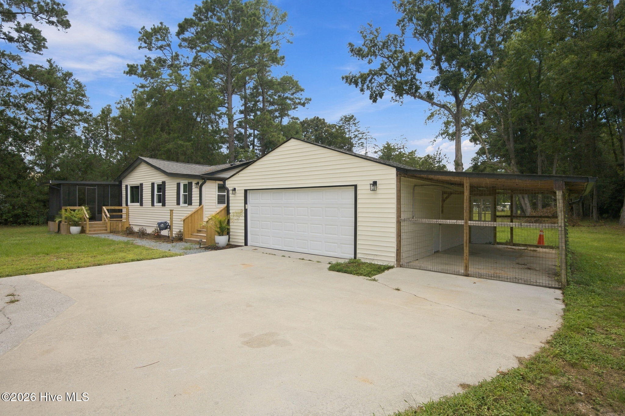 190 Old Bridge Road Rocky Point, NC 28457 - Photo 2 of 47 Gallery Image 2