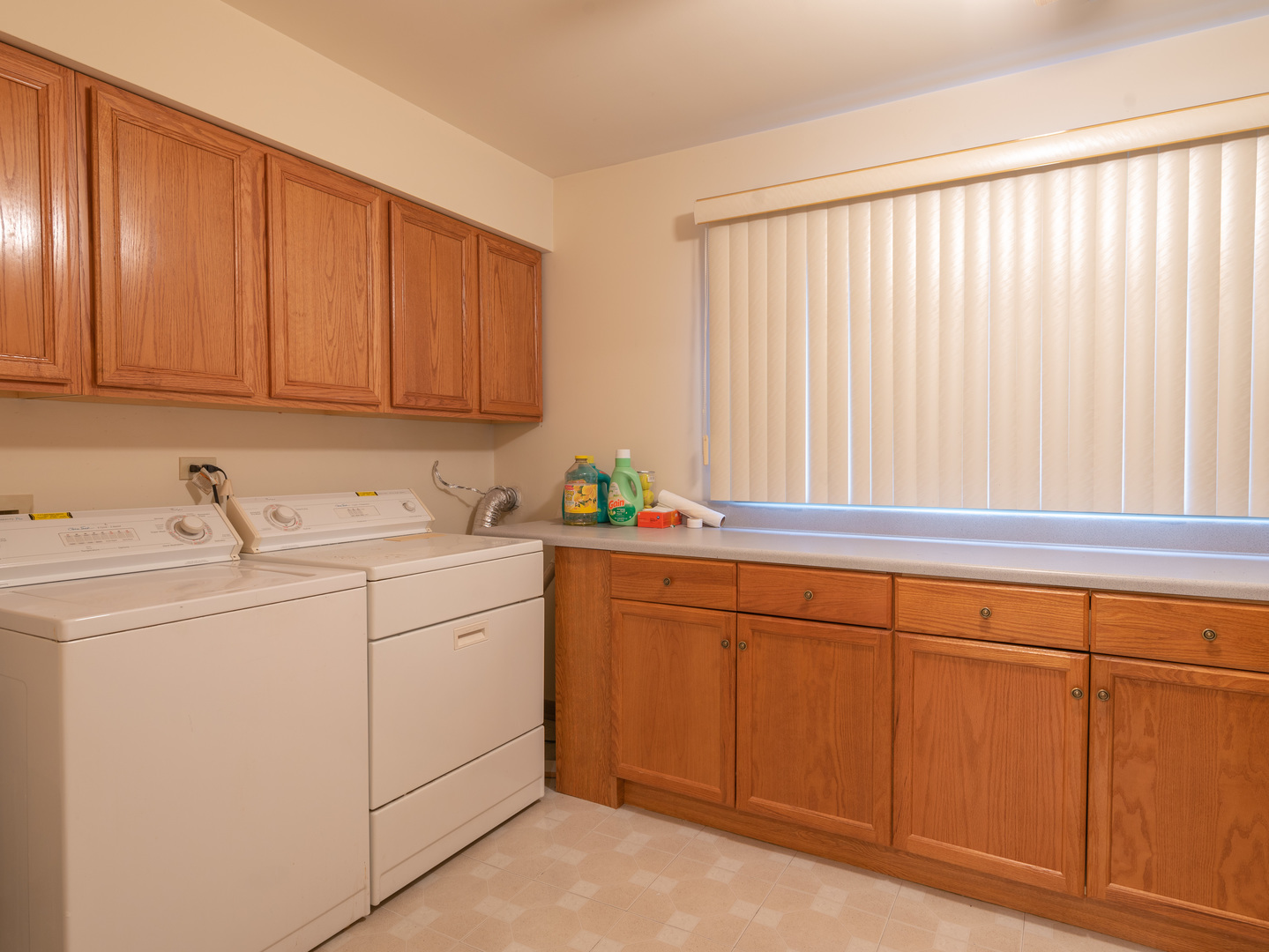 17841 Maine Court Orland Park, IL 60467 - Photo 20 of 29 a utility room with dryer and washer