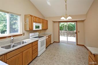 267 Cleta Court Ballwin, MO 63021 - Photo 7 of 15 Gallery Image 7