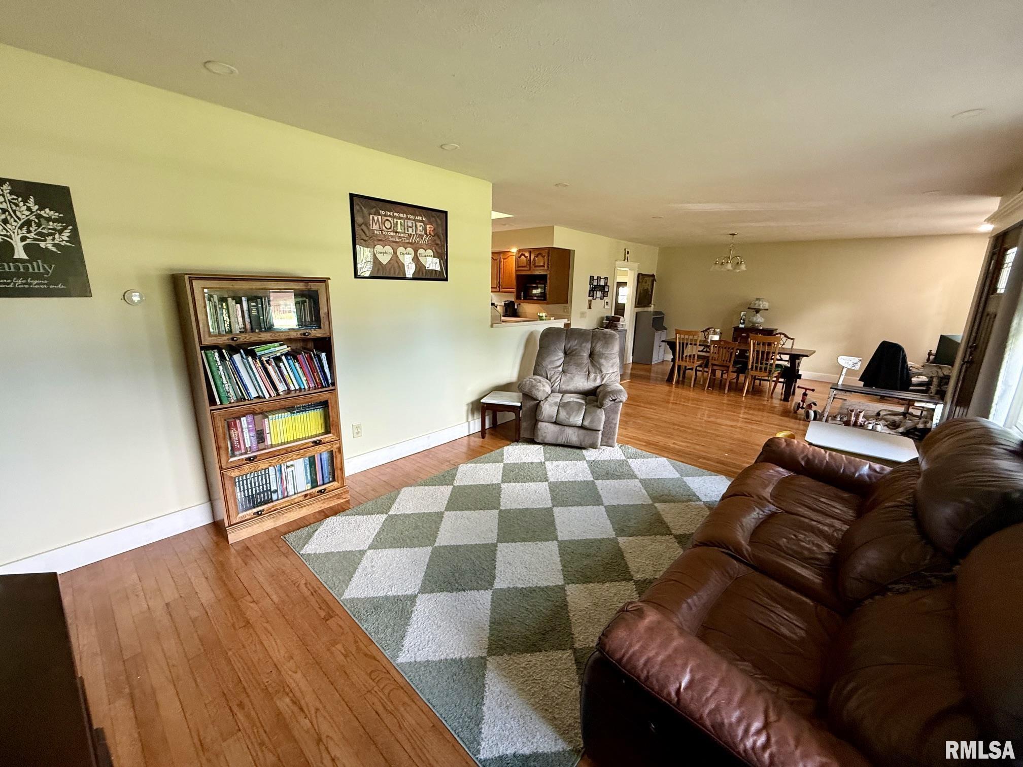 27 Circle Drive Springfield, IL 62703 - Photo 14 of 36