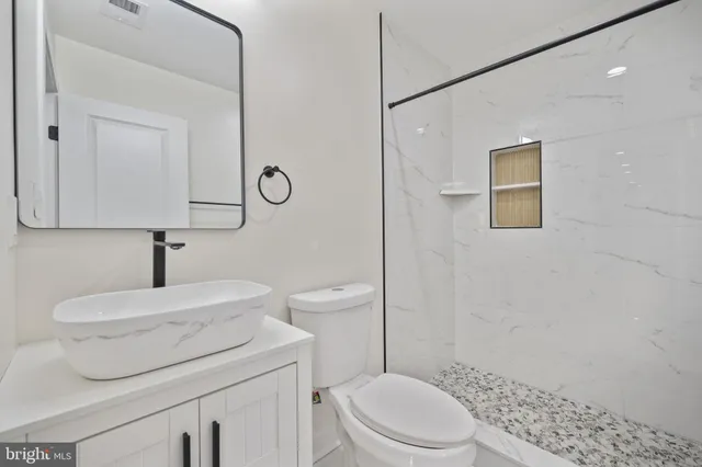 $1,800 | 555 South Marlyn Avenue, Essex, MD 21221