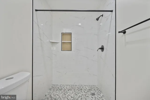 $1,800 | 555 South Marlyn Avenue, Essex, MD 21221