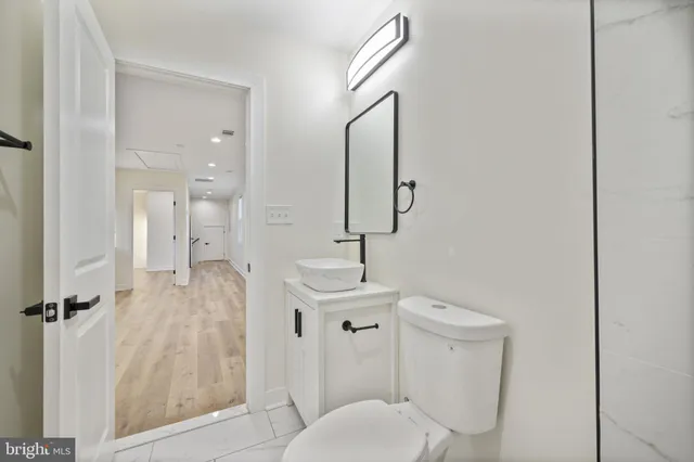 $1,800 | 555 South Marlyn Avenue, Essex, MD 21221