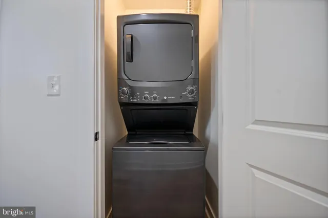 $1,800 | 555 South Marlyn Avenue, Essex, MD 21221