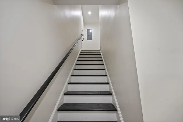 $1,800 | 555 South Marlyn Avenue, Essex, MD 21221