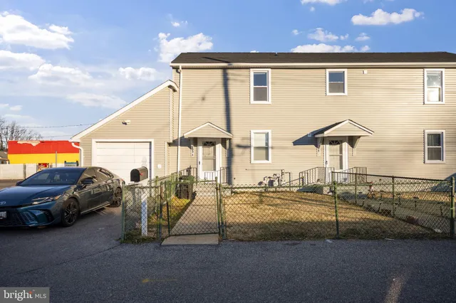 $1,800 | 555 South Marlyn Avenue, Essex, MD 21221
