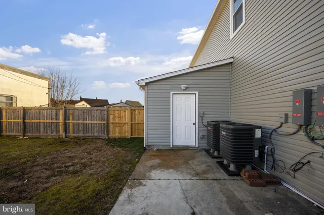 $1,800 | 555 South Marlyn Avenue, Essex, MD 21221