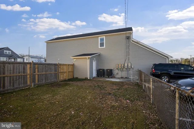 $1,800 | 555 South Marlyn Avenue, Essex, MD 21221