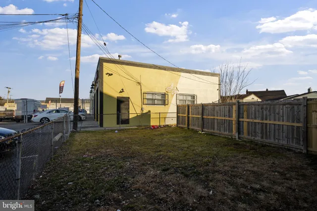 $1,800 | 555 South Marlyn Avenue, Essex, MD 21221