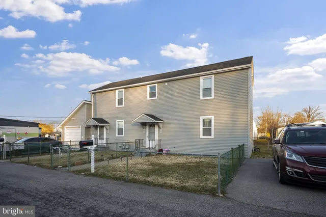 $1,800 | 555 South Marlyn Avenue, Essex, MD 21221