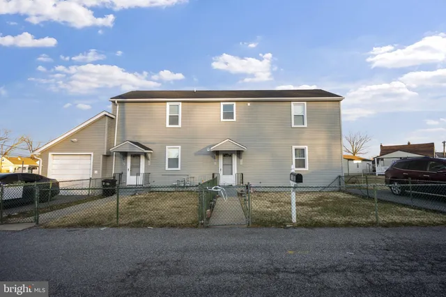 $1,800 | 555 South Marlyn Avenue, Essex, MD 21221