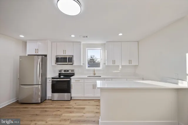 $1,800 | 555 South Marlyn Avenue, Essex, MD 21221