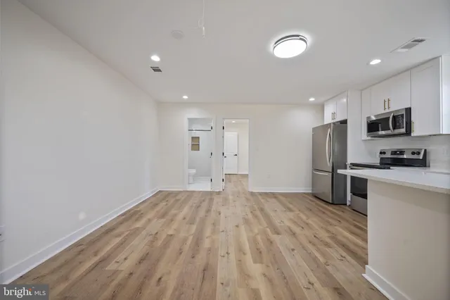 $1,800 | 555 South Marlyn Avenue, Essex, MD 21221