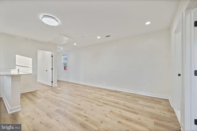 $1,800 | 555 South Marlyn Avenue, Essex, MD 21221