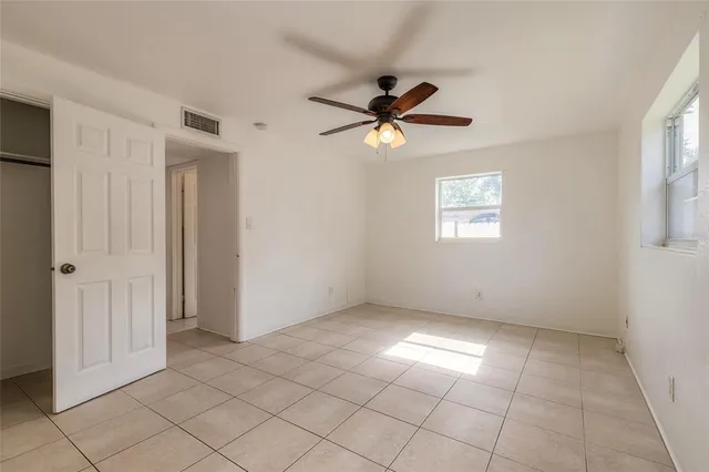 a view of empty room with window