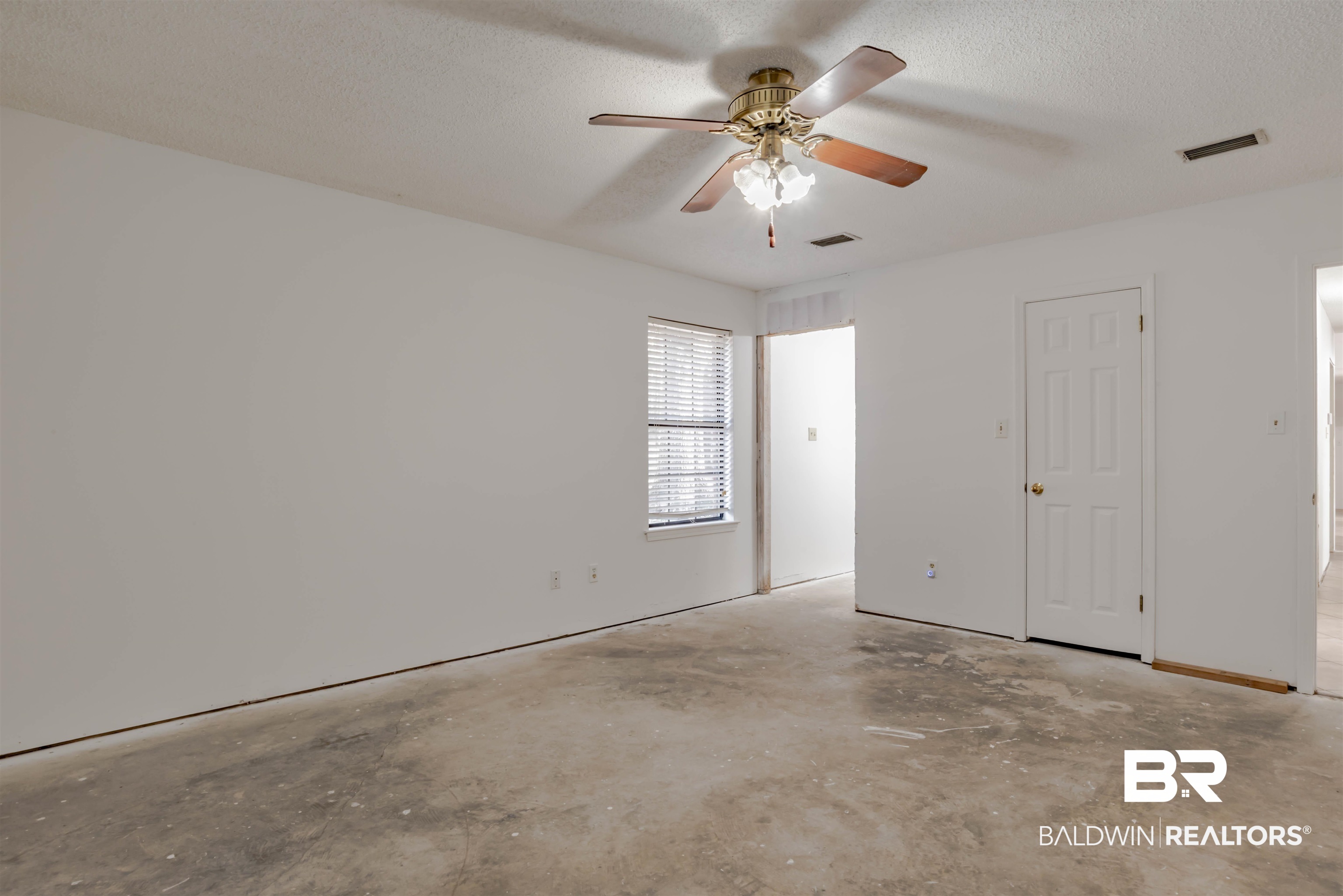 15476 Autrey Drive Chunchula, AL 36521 - Photo 4 of 44