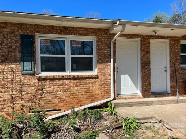 $1,050 | 2322 Shade Tree Street, Unit 2, Connelly Springs, NC 28612
