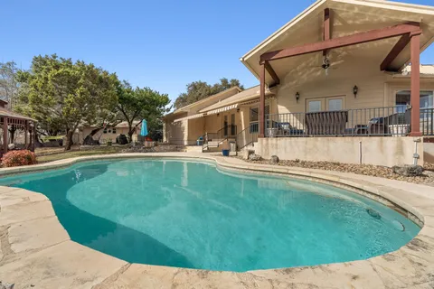 $749,900 | 21007 Newhaven Cove, Lago Vista, TX 78645