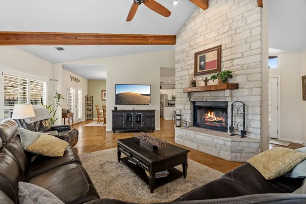 $719,900 | 21007 Newhaven Cove, Lago Vista, TX 78645