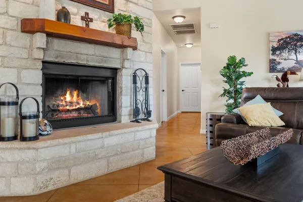 $719,900 | 21007 Newhaven Cove, Lago Vista, TX 78645