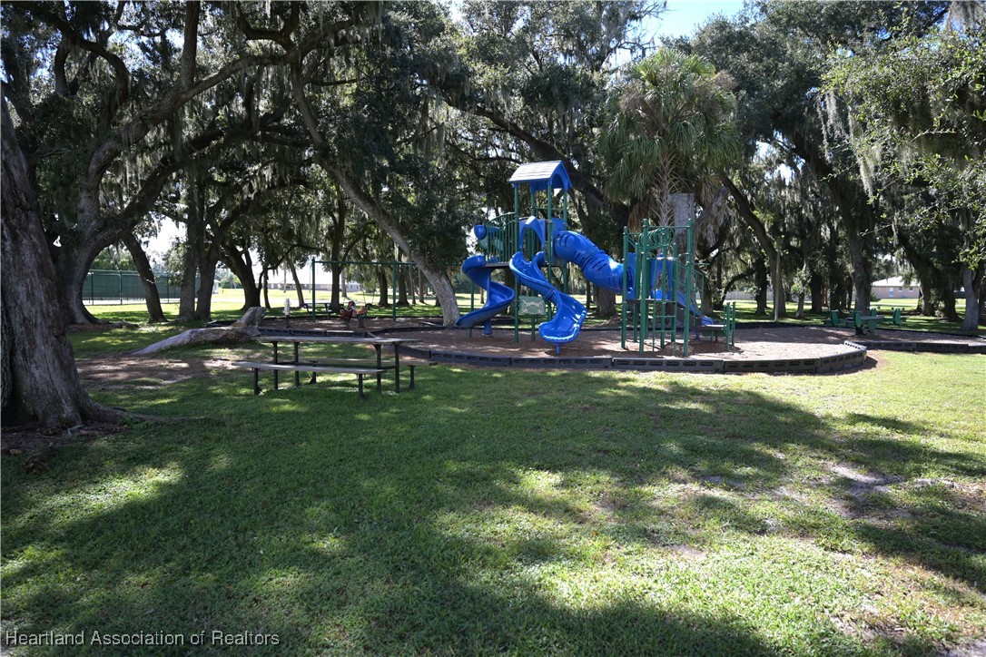 7508 Rolling Road Sebring, FL 33876 - Photo 10 of 13 Community Park