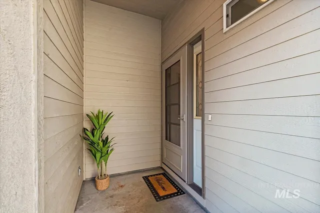 $474,900 | 6624 West Plantation Lane, Garden City, ID 83714