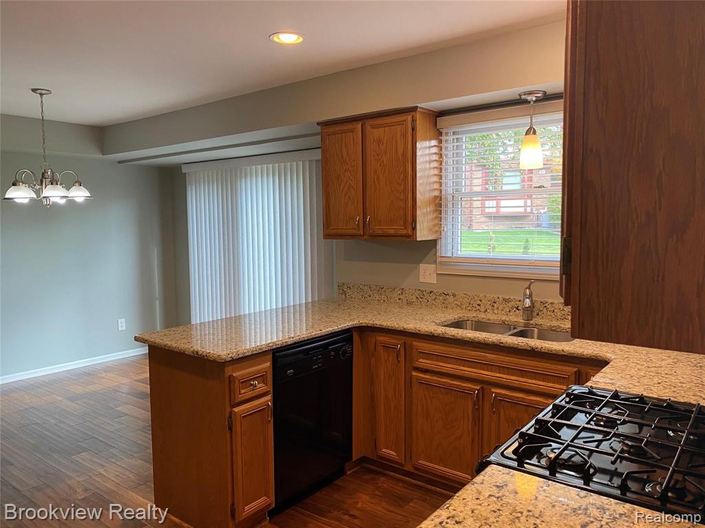 373 Drexelgate Parkway Rochester Hills, MI 48307 - Photo 6 of 35