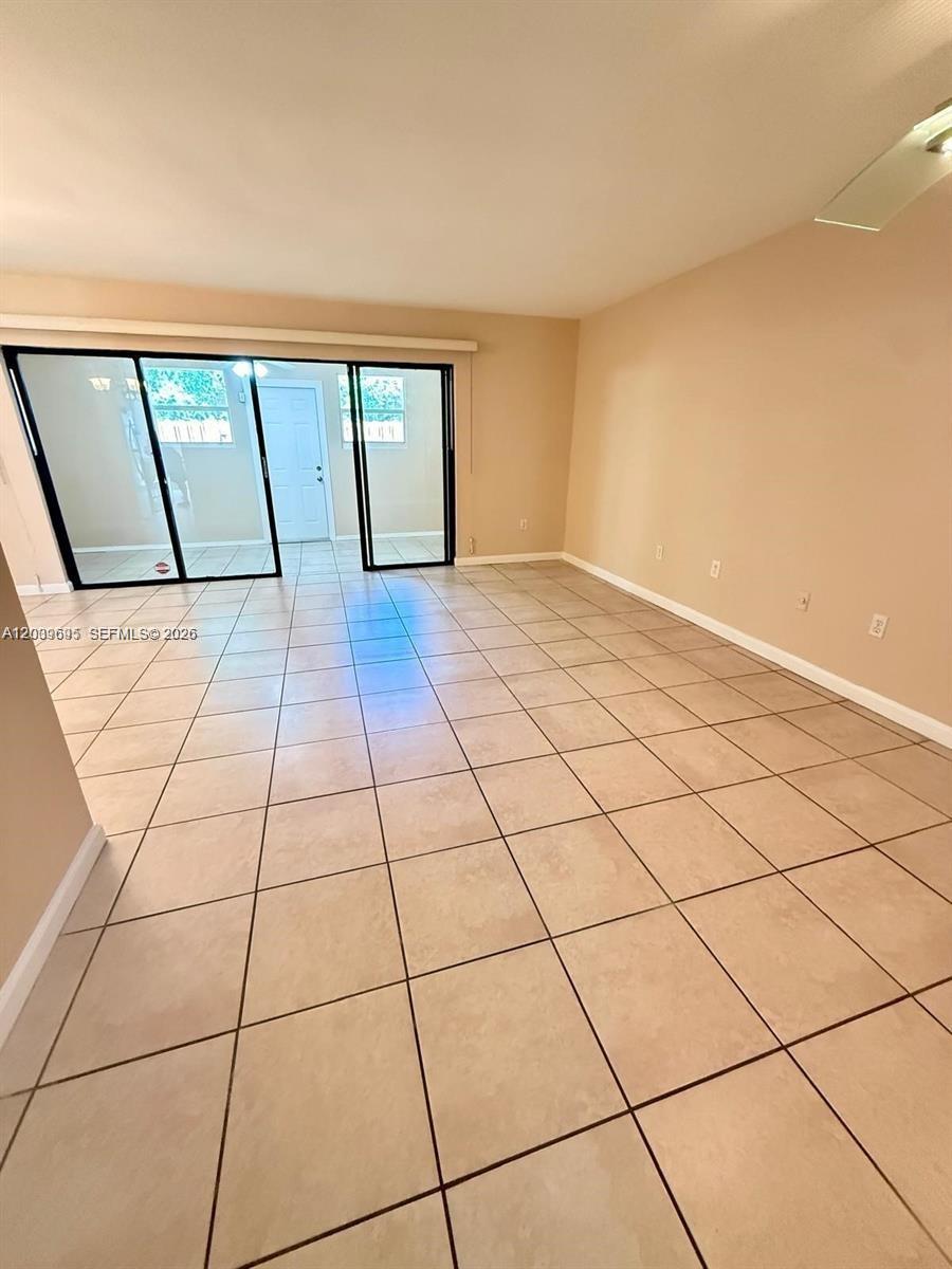 3301 Raleigh Street, Unit 4D Hollywood, FL 33021 - Photo 5 of 17