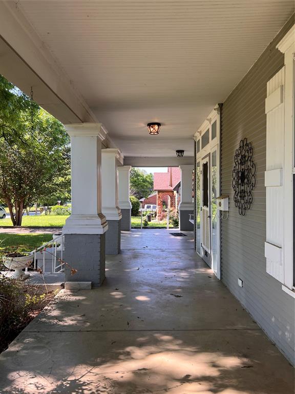 505 North Elm Street Comanche, TX 76442 - Photo 31 of 40 a view of outdoor space and patio