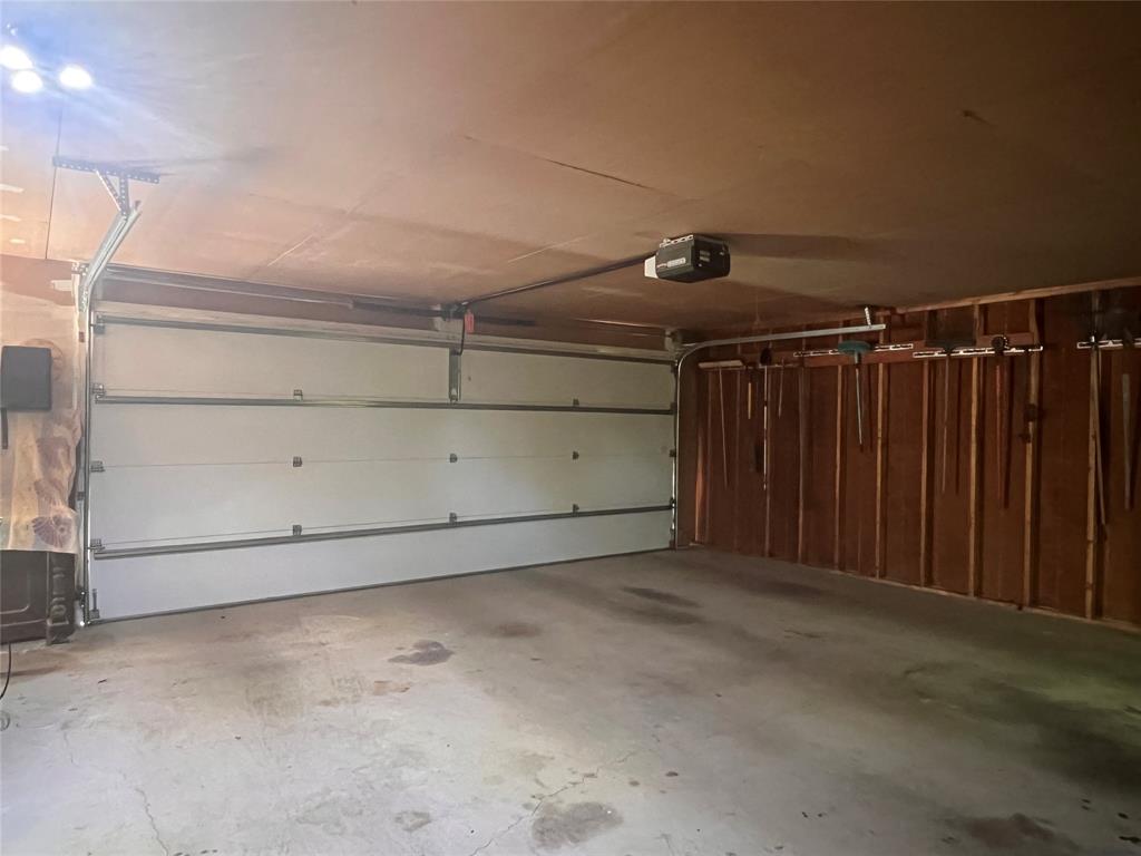 505 North Elm Street Comanche, TX 76442 - Photo 38 of 40 a view of an empty room