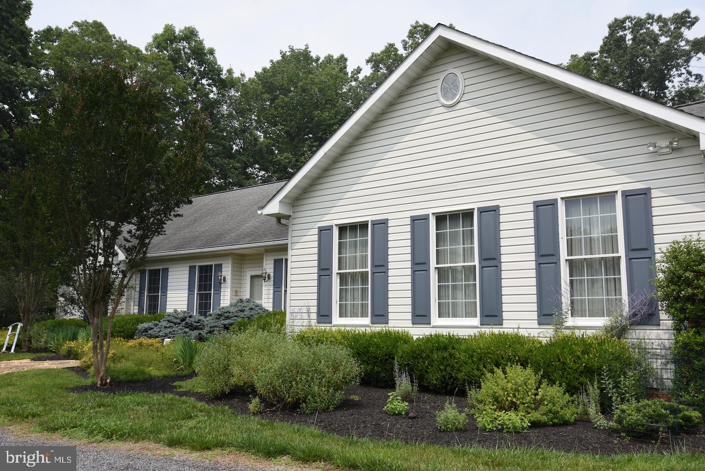 265 Grandview Road Washington, VA 22747 - Photo 23 of 30 Front View