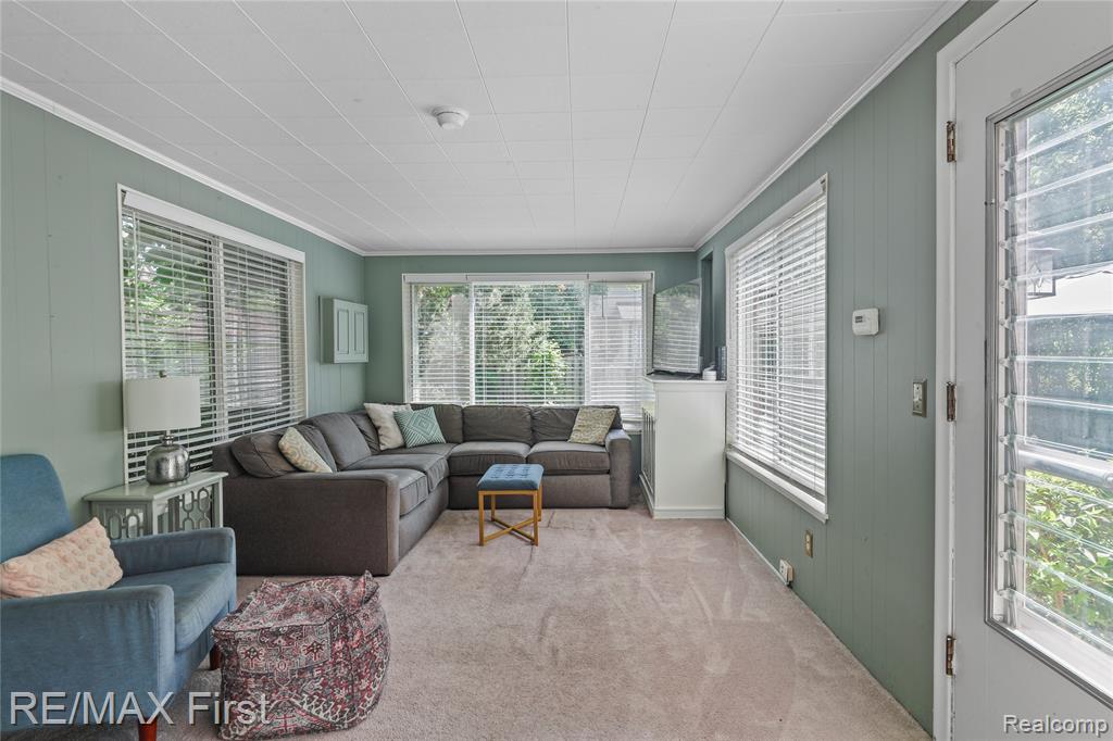 324 Fisher Road Grosse Pointe Farms, MI 48230 - Photo 9 of 22