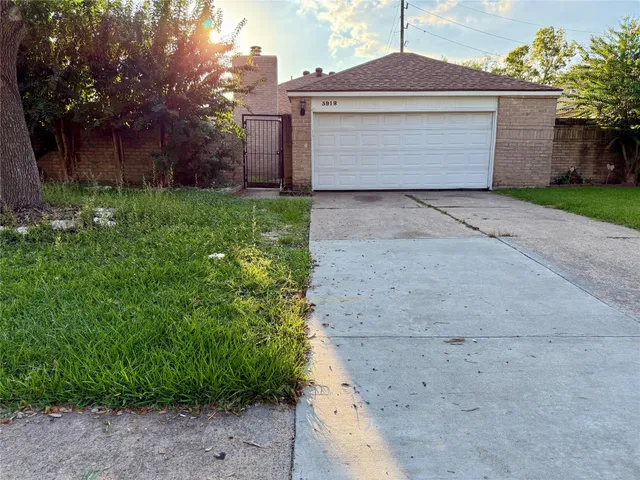 $240,000 | 3918 Summit Valley Drive, Houston, TX 77082