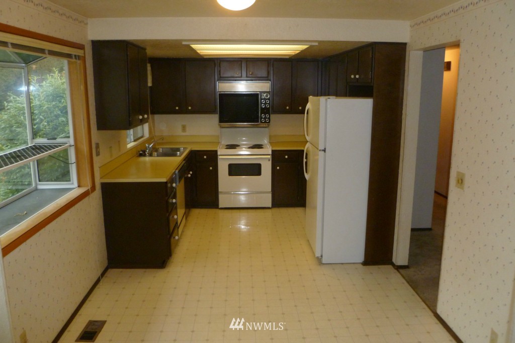 1224 205th Street Southeast Bothell, WA 98012 - Photo 3 of 11 Gallery Image 3