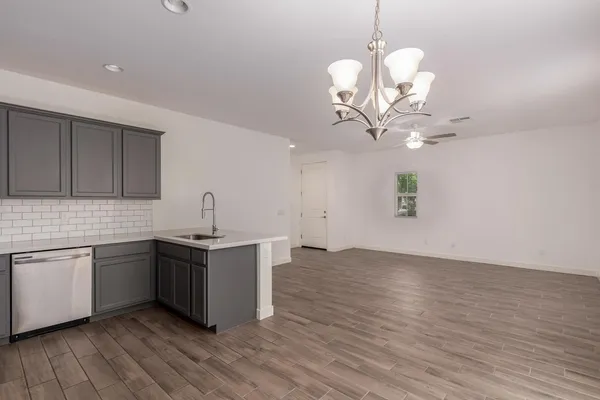 $2,295 | 5552 South Dillon, Mesa, AZ 85212