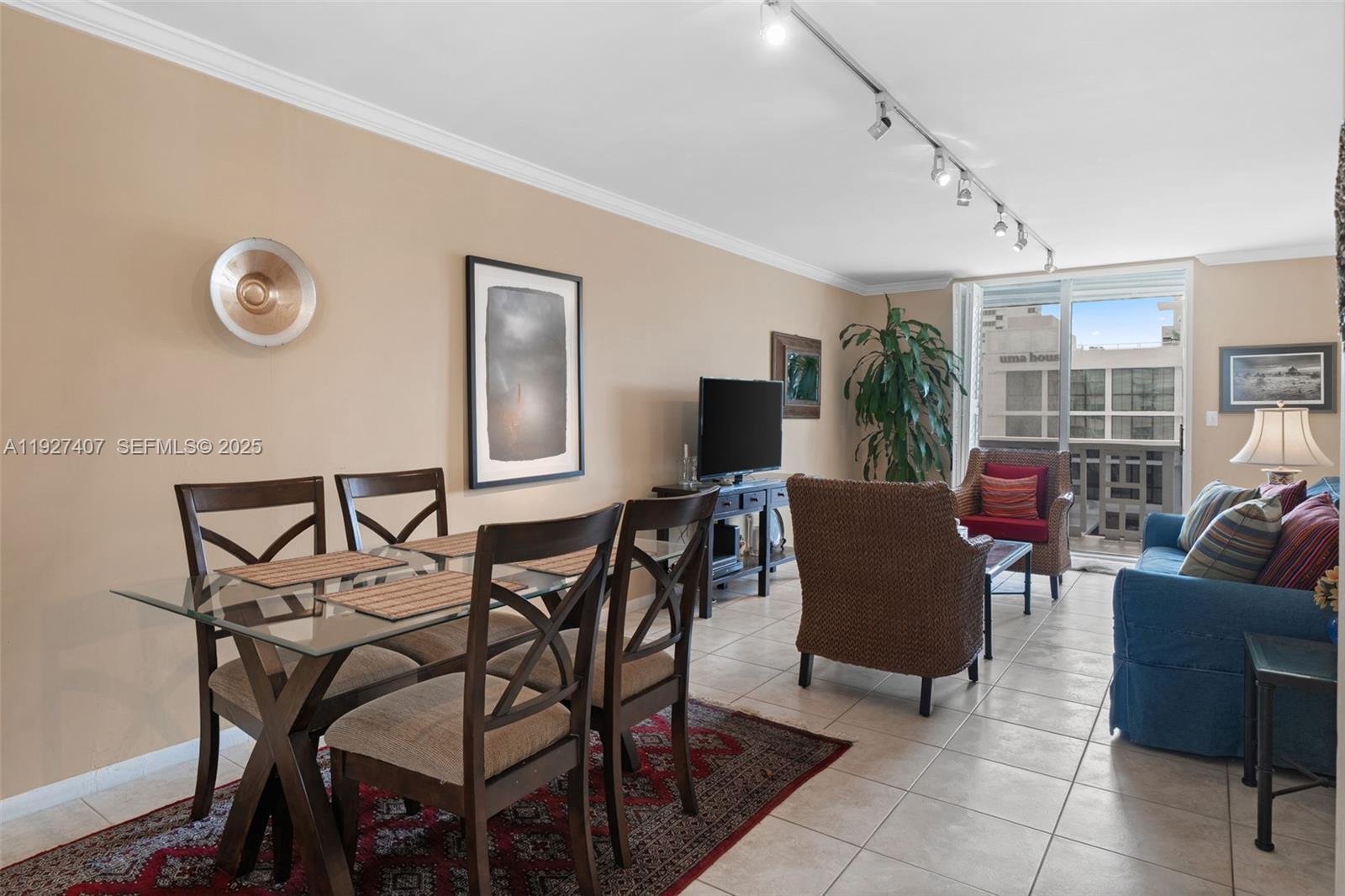 a view of a livingroom and dining room
