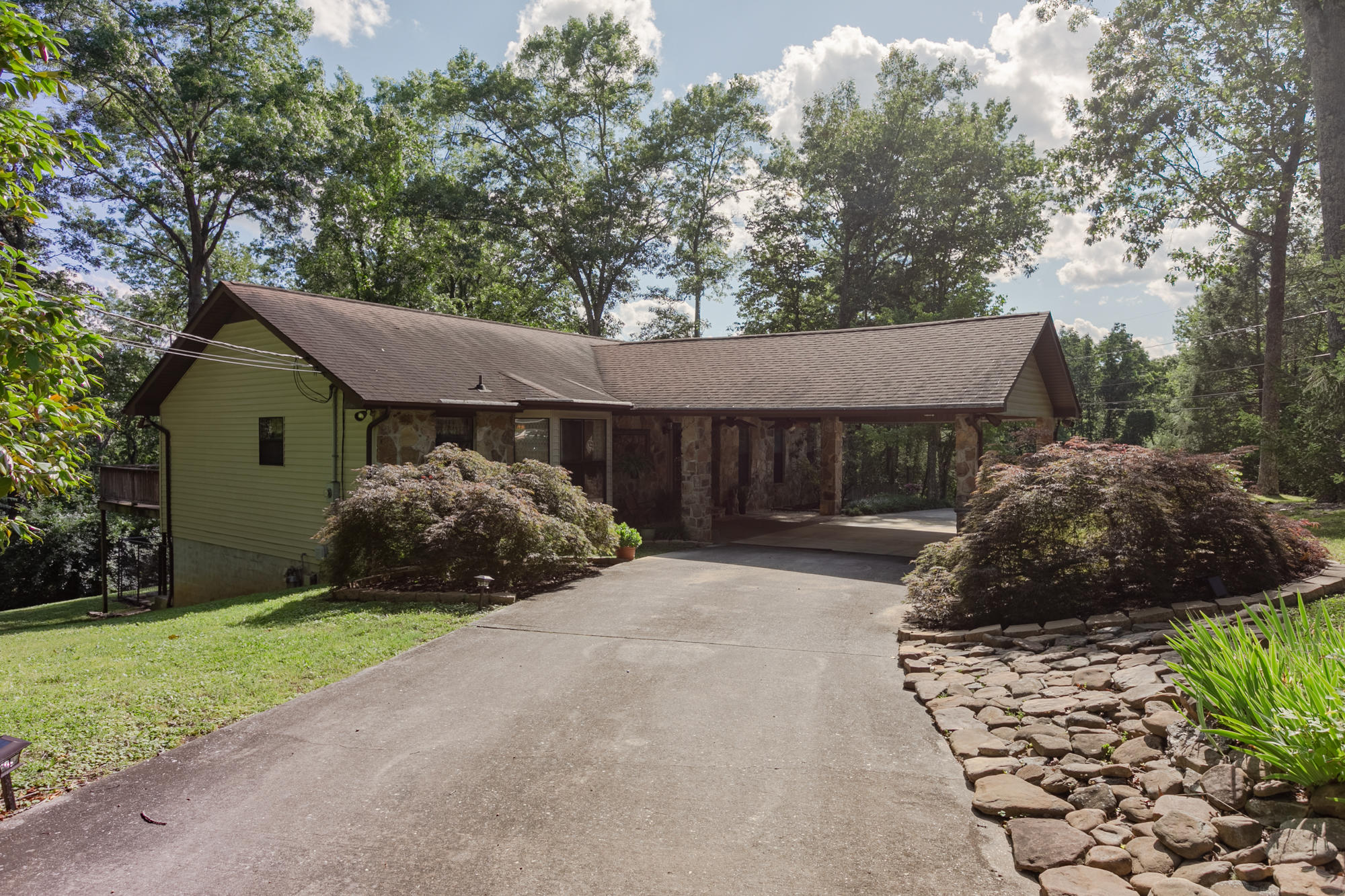 123 Morningside Drive Oak Ridge, TN 37830 - Photo 1 of 40 3D507497-C21F-46A4-B0B0-134795B74173