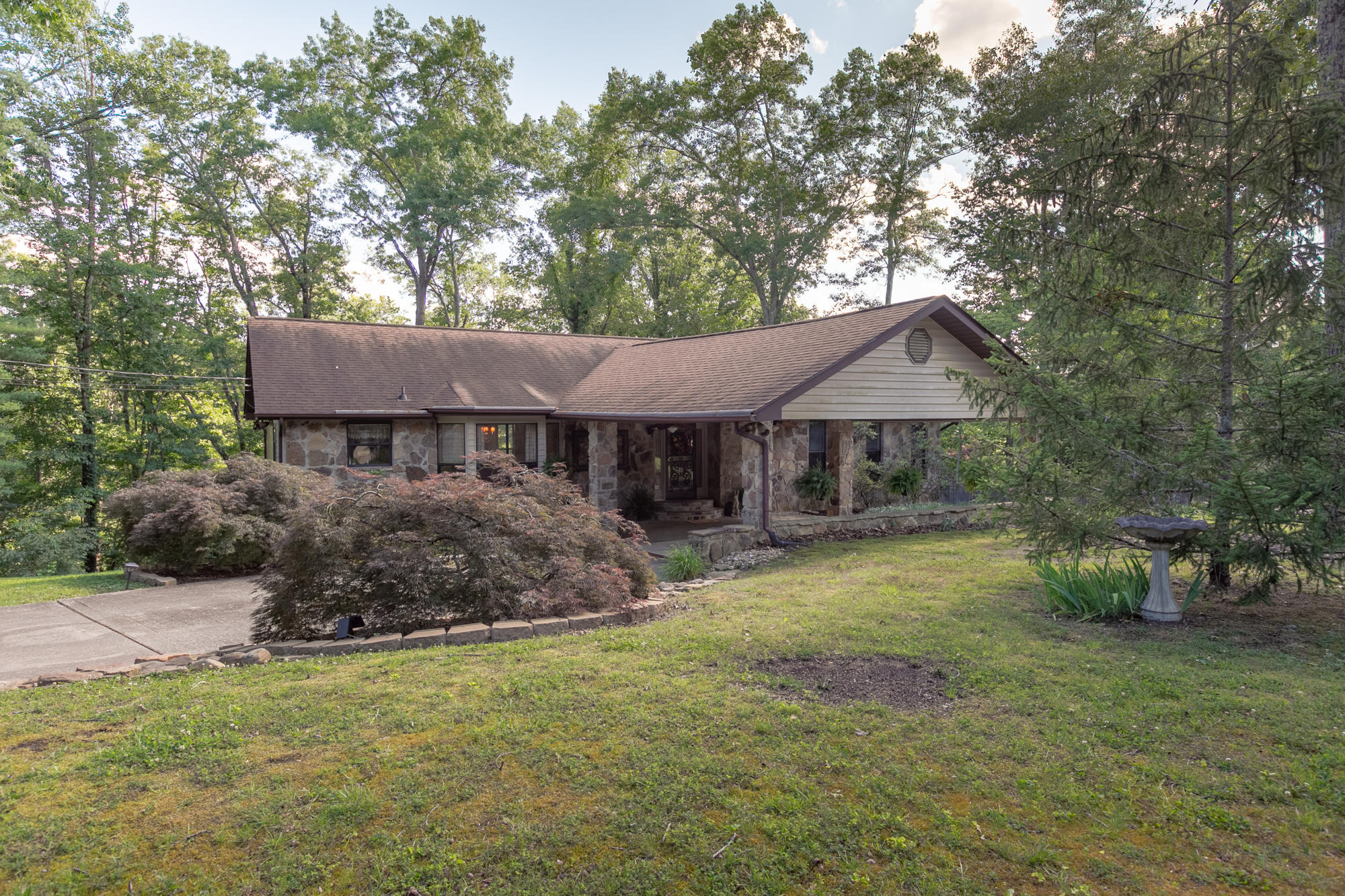 123 Morningside Drive Oak Ridge, TN 37830 - Photo 3 of 40 E6AFC4E6-A97A-485C-84FB-523F75479AD3