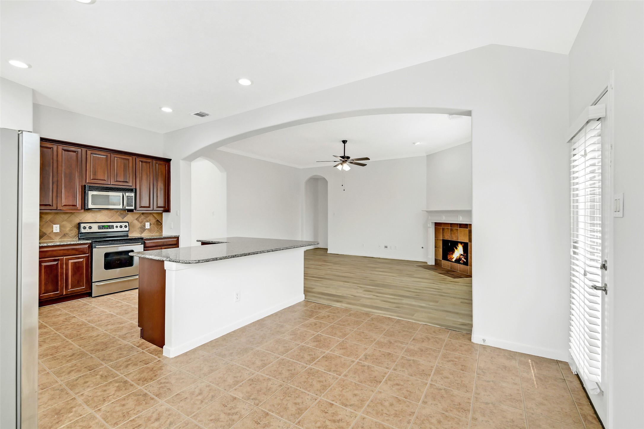 19227 Countryhills Court Spring, TX 77388 - Photo 19 of 33 View of family room from breakfast area.