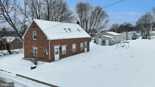 $279,900 | 9 Dixie Drive, Red Lion, PA 17356