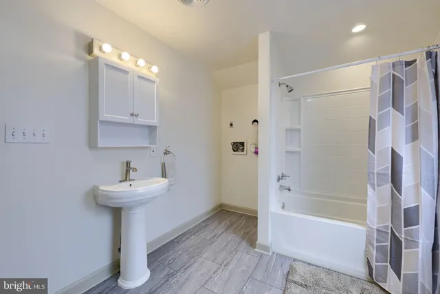 $279,900 | 9 Dixie Drive, Red Lion, PA 17356