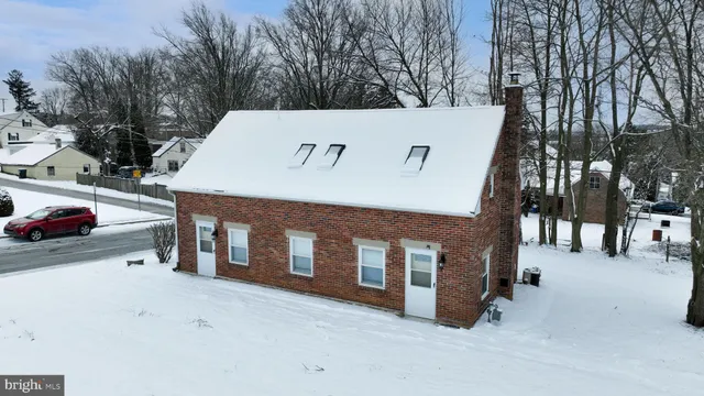 $279,900 | 9 Dixie Drive, Red Lion, PA 17356