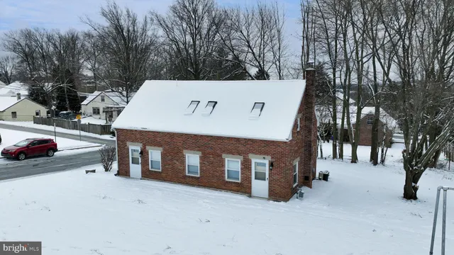 $279,900 | 9 Dixie Drive, Red Lion, PA 17356