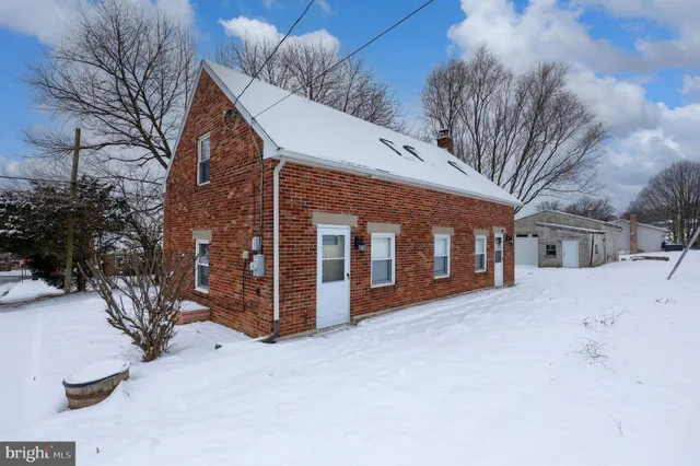 $279,900 | 9 Dixie Drive, Red Lion, PA 17356