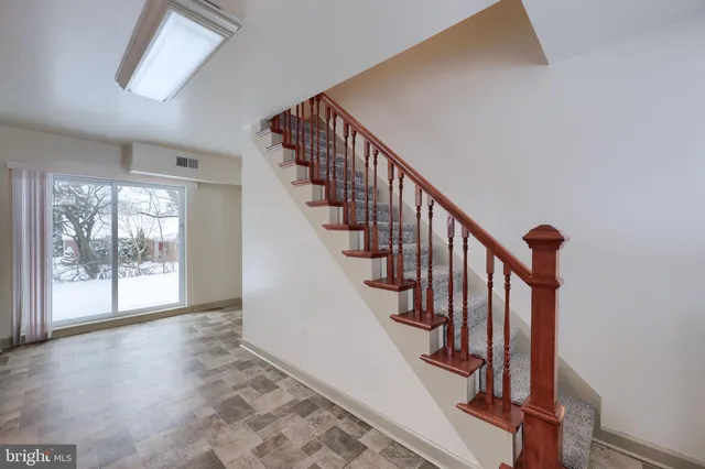 $279,900 | 9 Dixie Drive, Red Lion, PA 17356