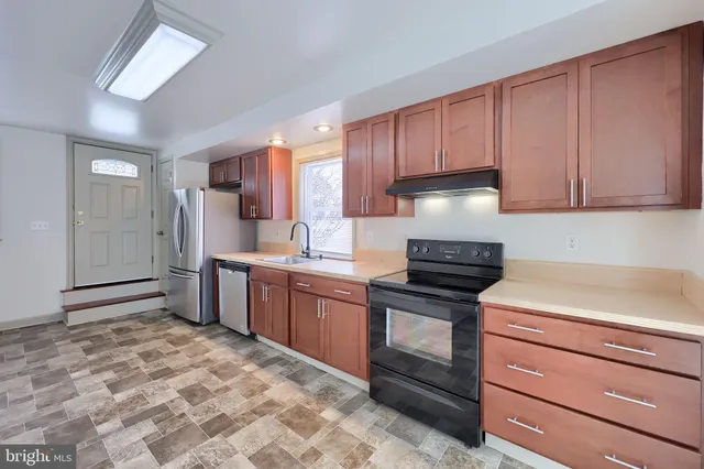 $279,900 | 9 Dixie Drive, Red Lion, PA 17356