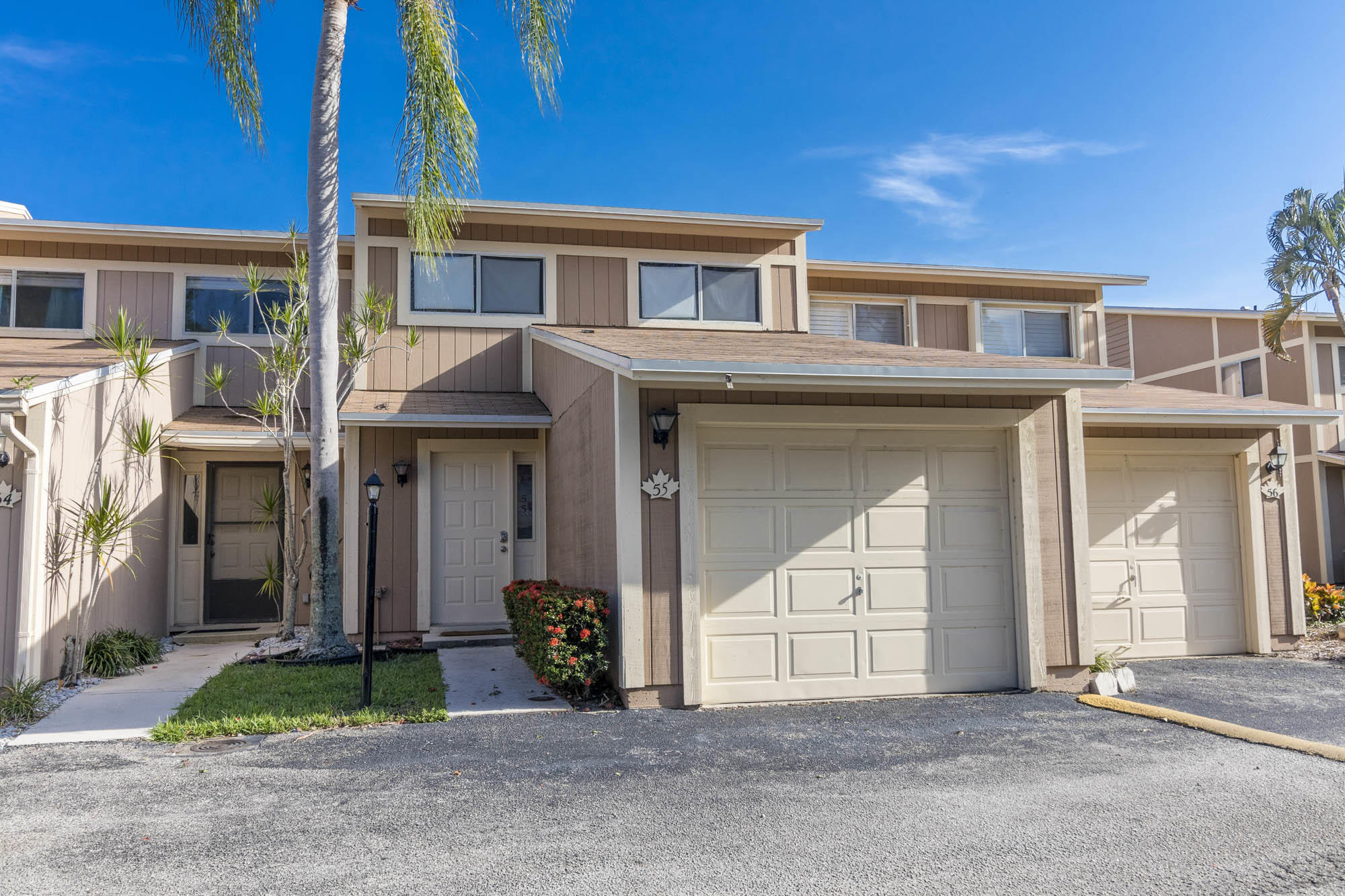 55 Maplecrest Circle Jupiter, FL 33458 - Photo 2 of 13 _MG_0219
