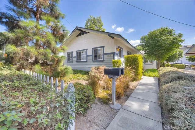 $1,099,000 | 7602-7604 Pickering Avenue, Whittier, CA 90602
